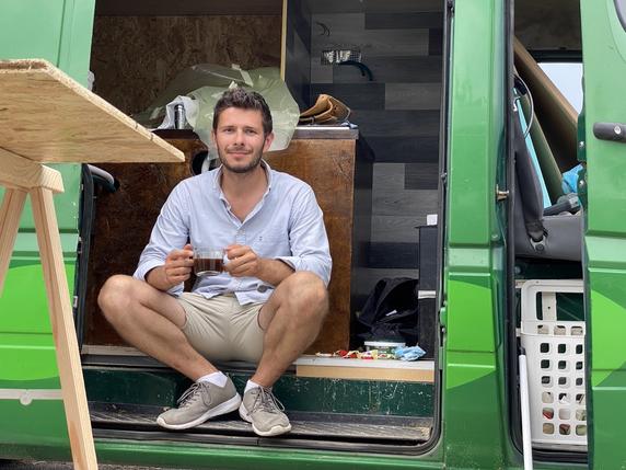 Building cheap DIY camper
